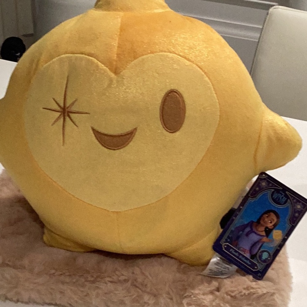 Yellow Plush Smiley Face Pillow